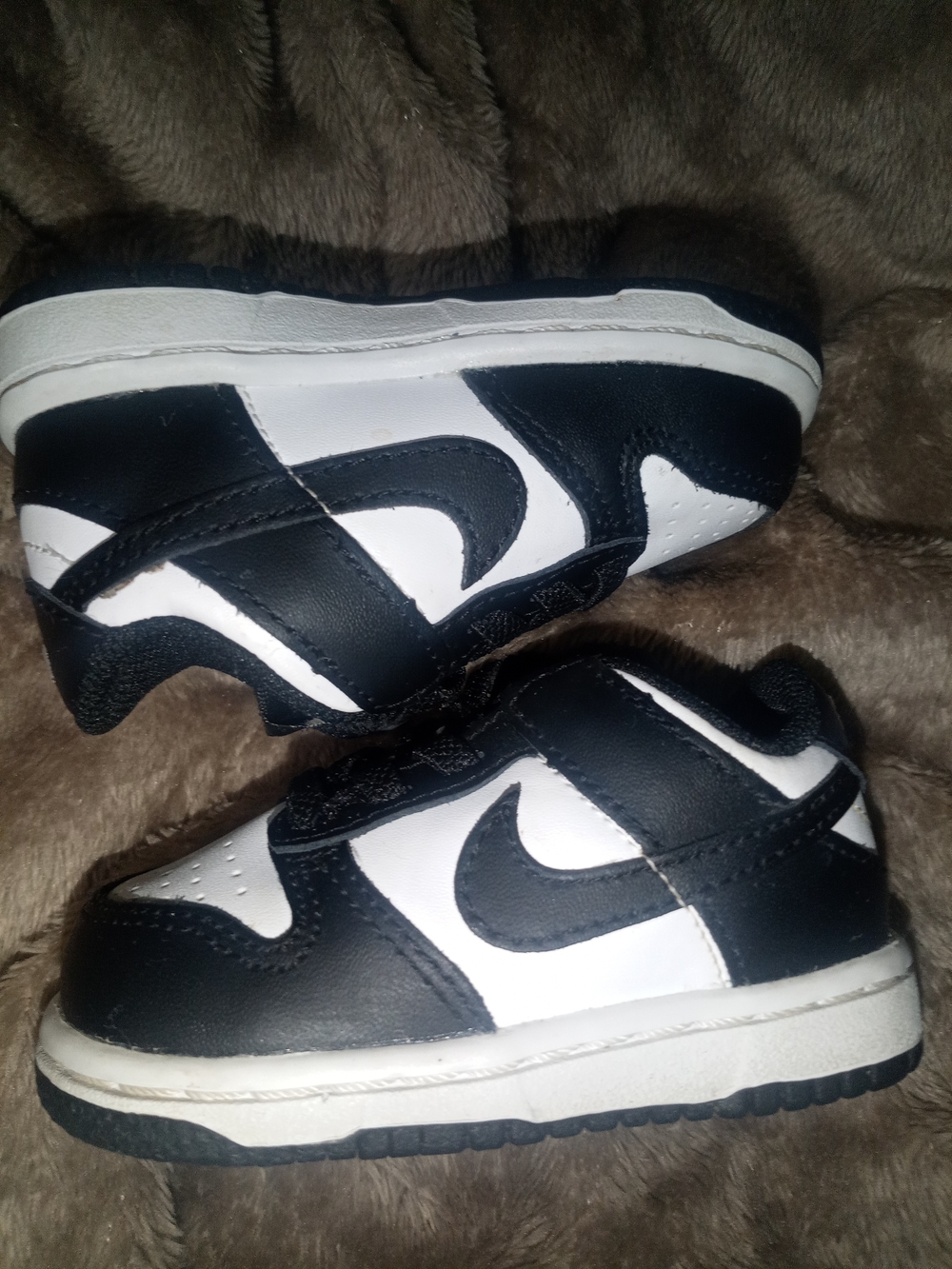 Nike Kids Black and White Low-Top Sneakers